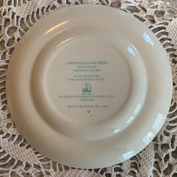 Vintage Christmas Plate 1978 - Picture 5 of 8